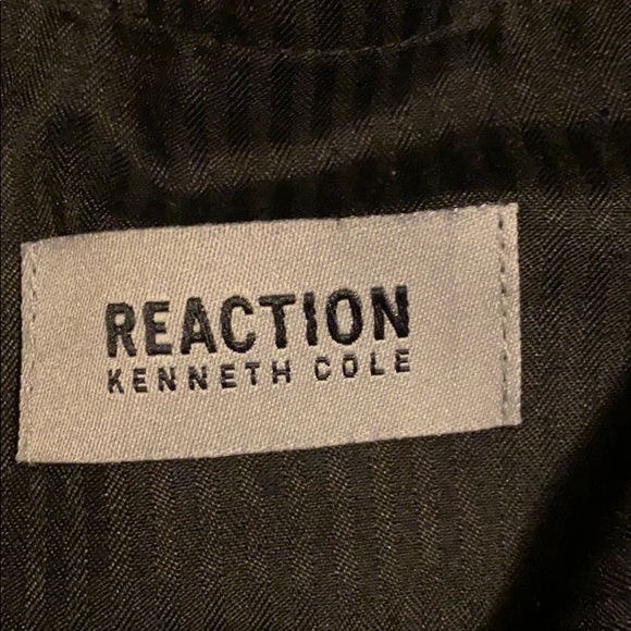 Kenneth Cole reaction - Picture 2 of 3